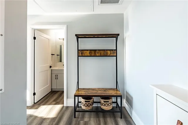 Additional image 10 of 60 Charles St Unit 705