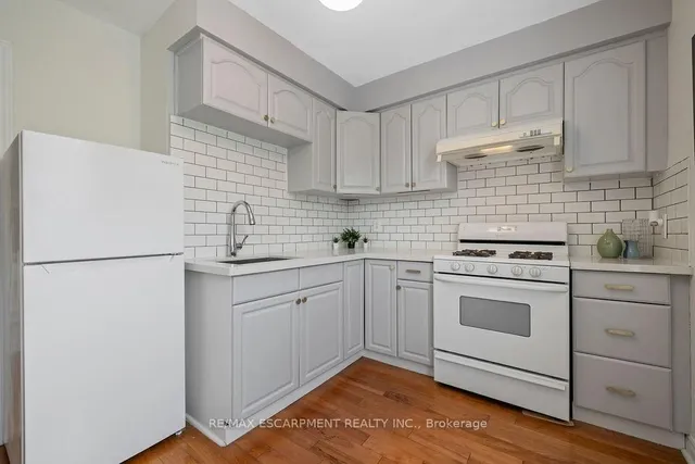 Additional image 32 of 406 Margueretta St