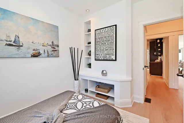 Additional image 24 of 38 Gates Ave