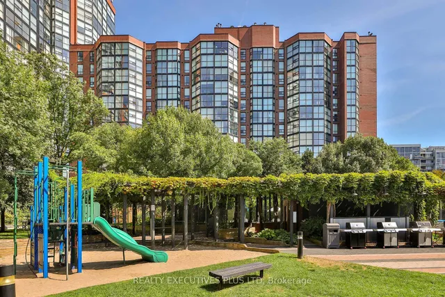 Additional image 34 of 701 King St Unit 811