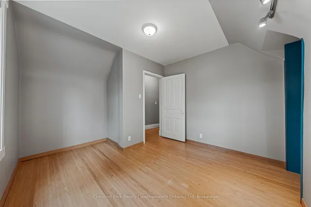 Additional image 19 of 6 THERESA St