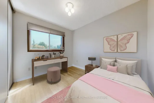 Additional image 34 of 33 Carnival Crt