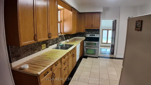 Additional image 17 of 65 Centre Ave