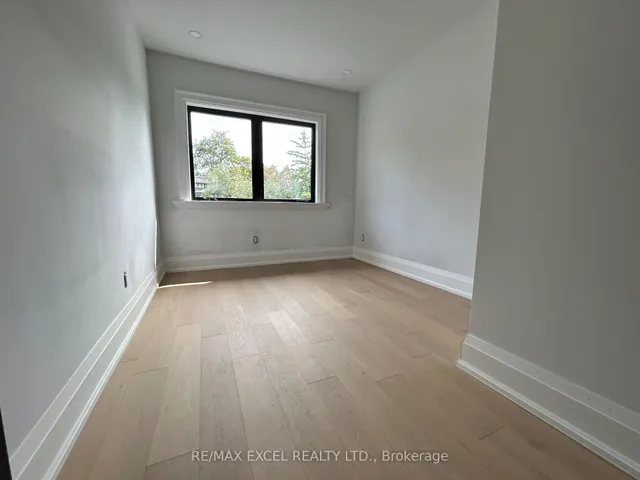 Additional image 17 of 34 Raymond Ave