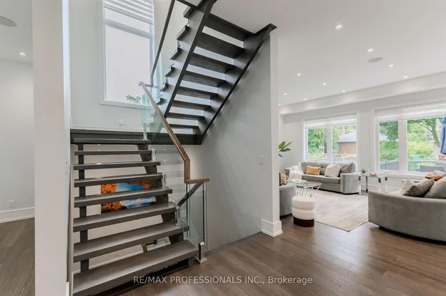 Additional image 8 of 4 Dunrobin Dr