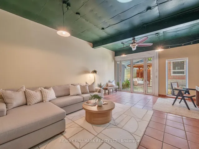 Additional image 41 of 839 Carlaw Ave