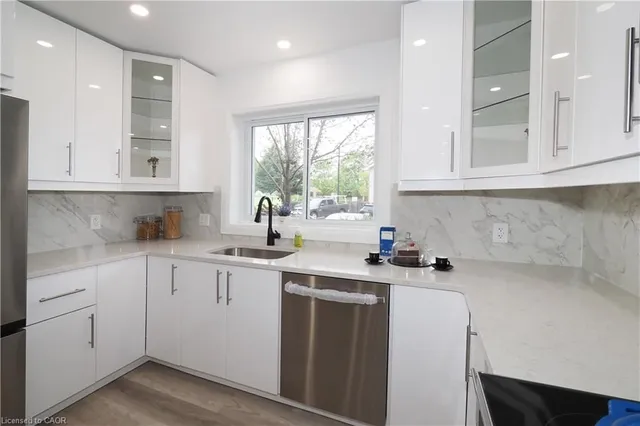 Additional image 17 of 50 Westmount Rd Unit 8