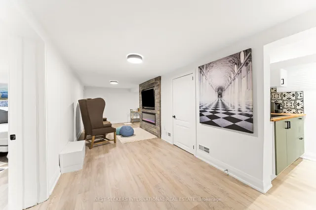 Additional image 24 of 905 Glencairn Ave