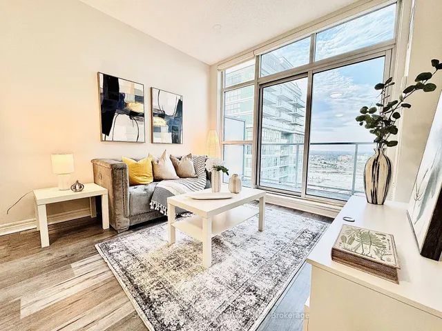 60 Town Centre Crt Unit Uph04