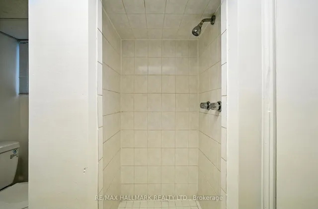 Additional image 35 of 49 Rawlinson Ave