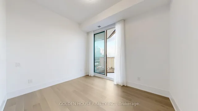 Additional image 27 of 155 Merchants' Wharf Unit 1311