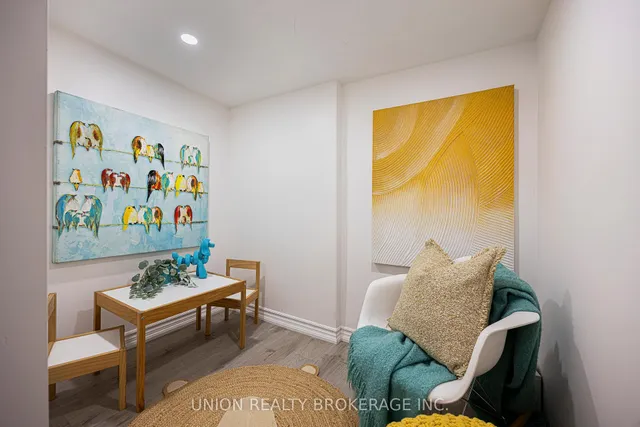 Additional image 28 of 6 Jean St