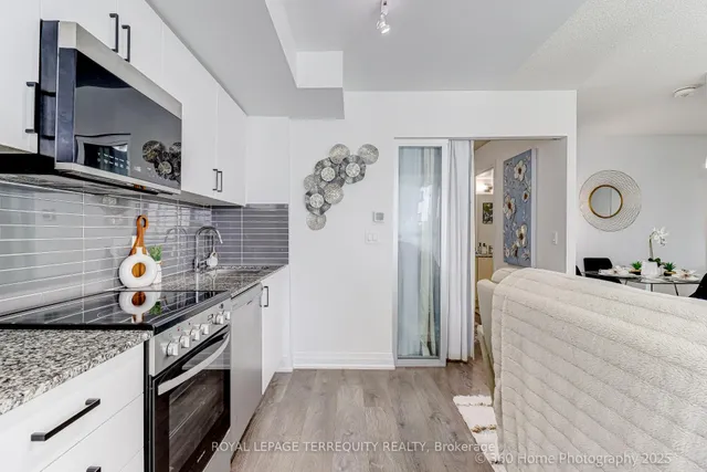 Additional image 15 of 20 Meadowglen Pl Unit 326