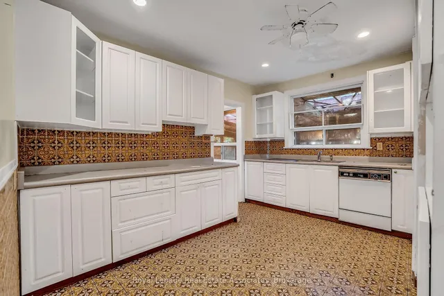 Additional image 6 of 1492 Islington Ave