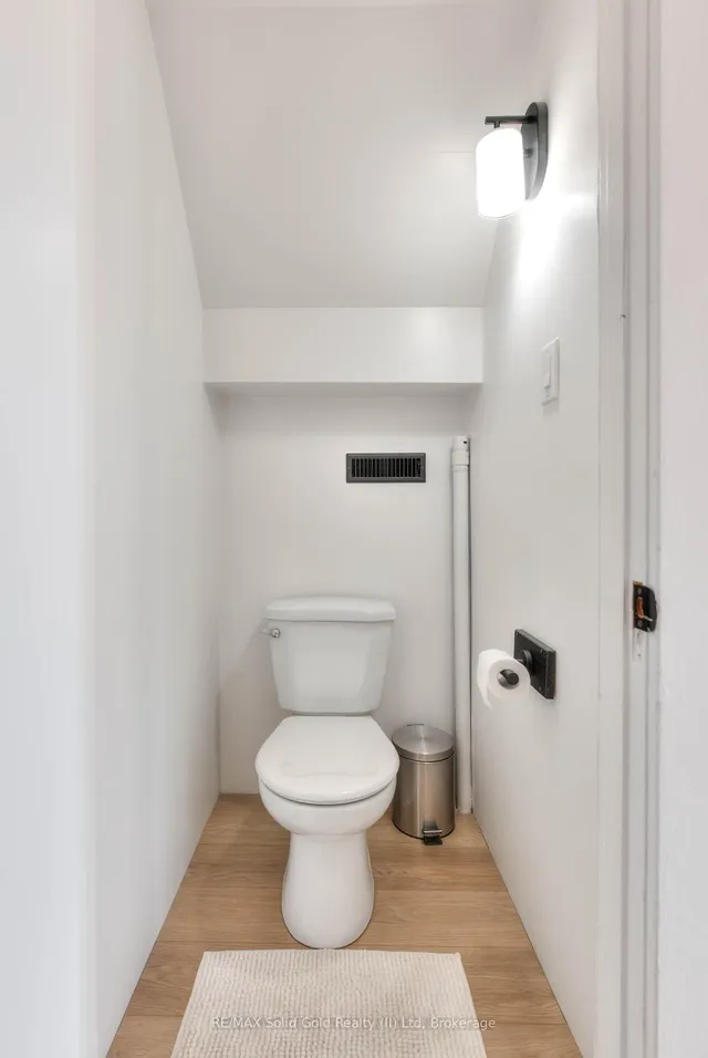 Additional image 22 of 33 Bloomingdale Rd