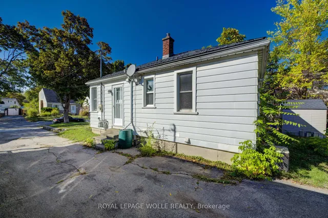 Additional image 32 of 50 St Clair Ave