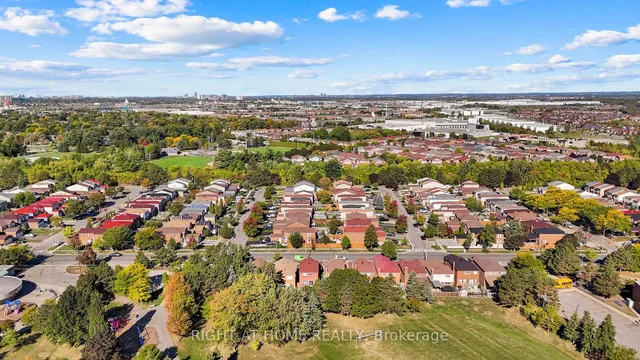 Additional image 50 of 105 Hupfield Tr