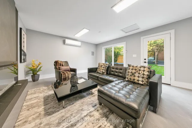 Additional image 49 of 35 Woburn Ave