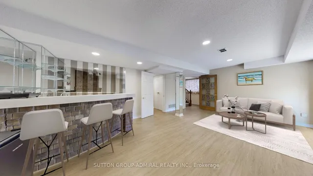 Additional image 38 of 33 Carnival Crt