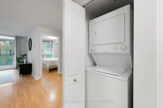 Additional image 39 of 212 Eglinton Ave Unit 605