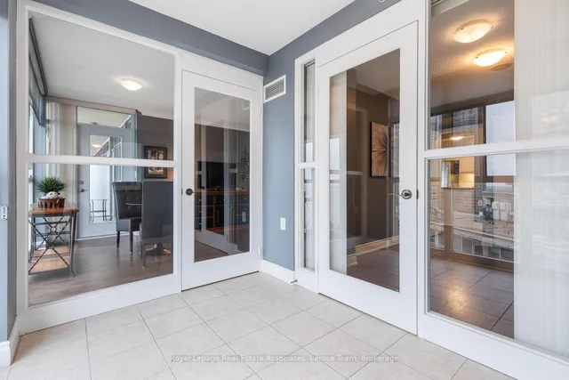 Additional image 18 of 3 Marine Parade Dr Unit 1801