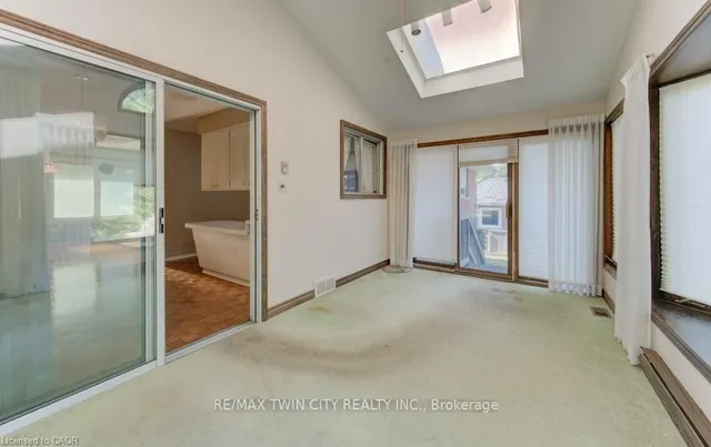 Additional image 33 of 12 Old York Cres