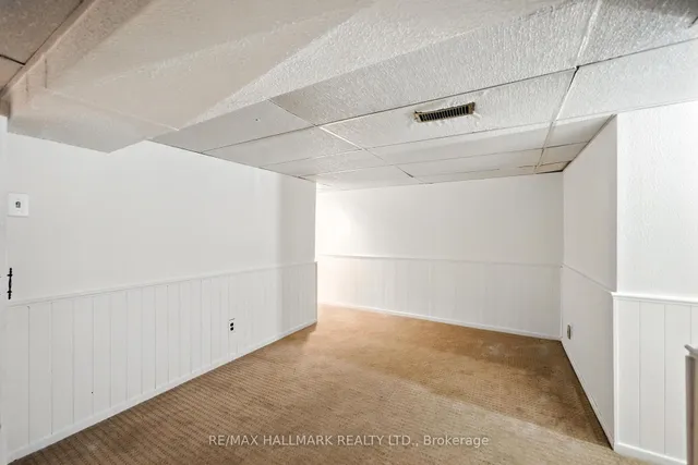 Additional image 32 of 49 Rawlinson Ave