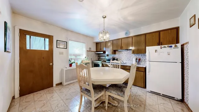 Additional image 9 of 325 Waterloo Ave