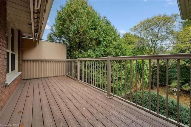 Additional image 24 of 46 Larkspur Cres