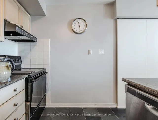 Additional image 15 of 230 Queens Quay Unit 323