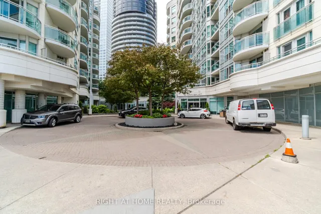 Additional image 21 of 600 Queens Quay Unit 219