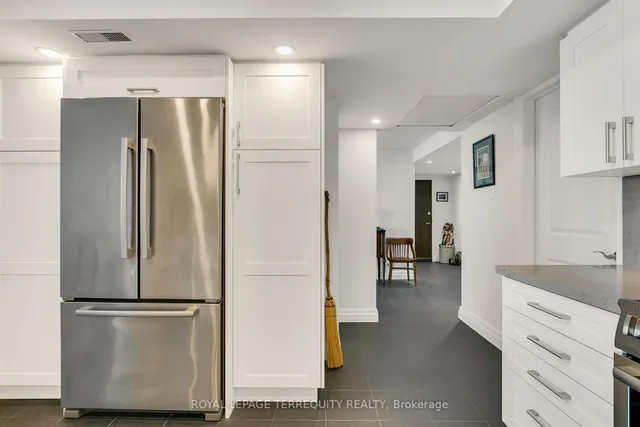 Additional image 25 of 55 Harbour Sq Unit 2311