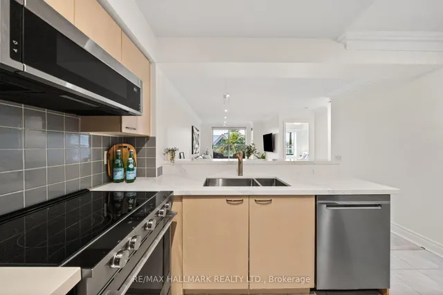 Additional image 8 of 2 Clairtrell Rd Unit 309