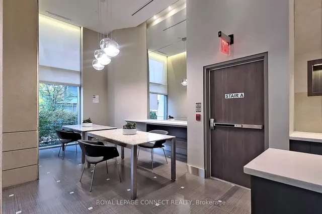 Additional image 3 of 500 Sherbourne St Unit 812