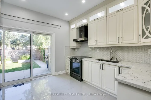 Additional image 6 of 584 Eastern Ave