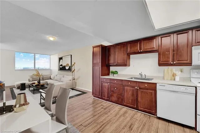 Additional image 16 of 2466 Eglinton Ave