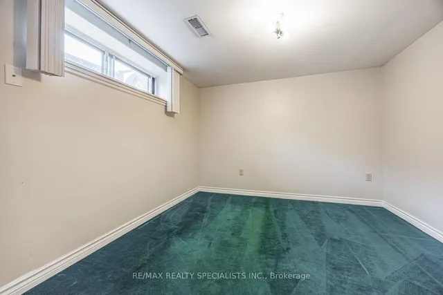 Additional image 39 of 8 Charnwood Rd