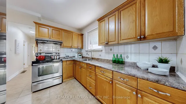 Additional image 9 of 33 Savarin St