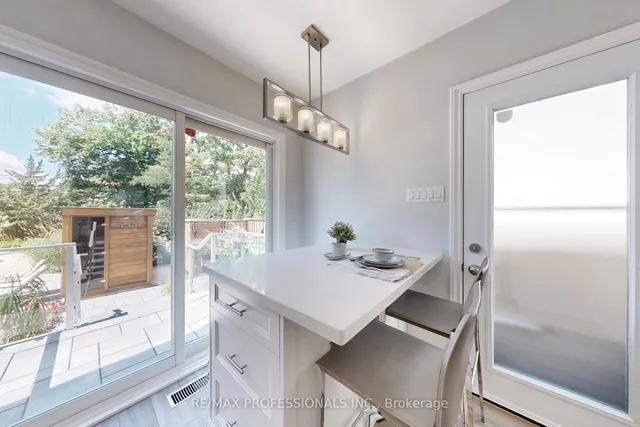 Additional image 21 of 126 Laurel Ave