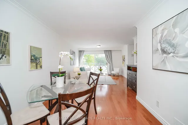 Additional image 22 of 8 Topaz Gate