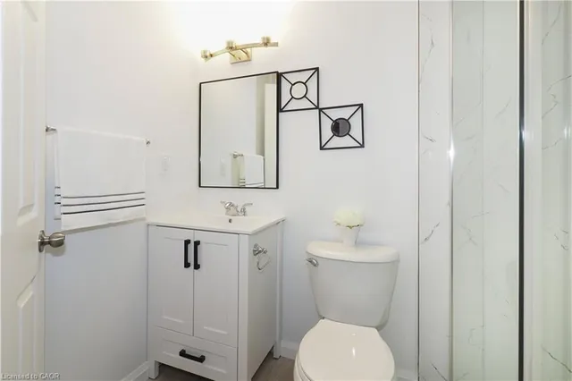 Additional image 41 of 50 Westmount Rd Unit 8