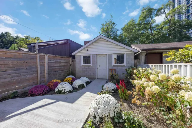 Additional image 48 of 806 Gladstone Ave