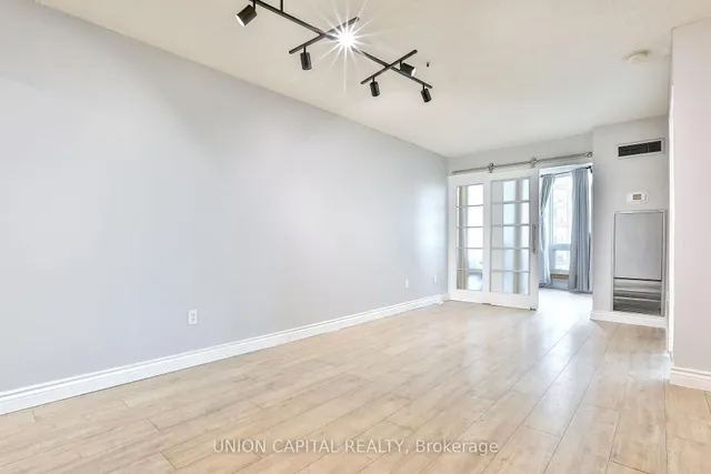 Additional image 7 of 1055 Bay St Unit 2209