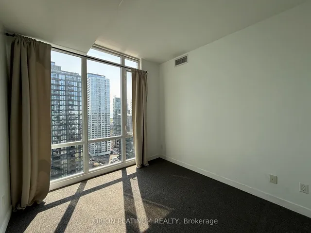Additional image 17 of 170 Fort York Blvd Unit 2111