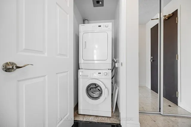 Additional image 17 of 51 Lower Simcoe St Unit 808