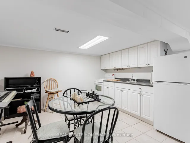 Additional image 34 of 87 Harcourt Ave