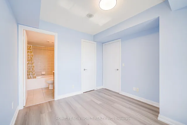 Additional image 17 of 181 Village Green Sq Unit 1815