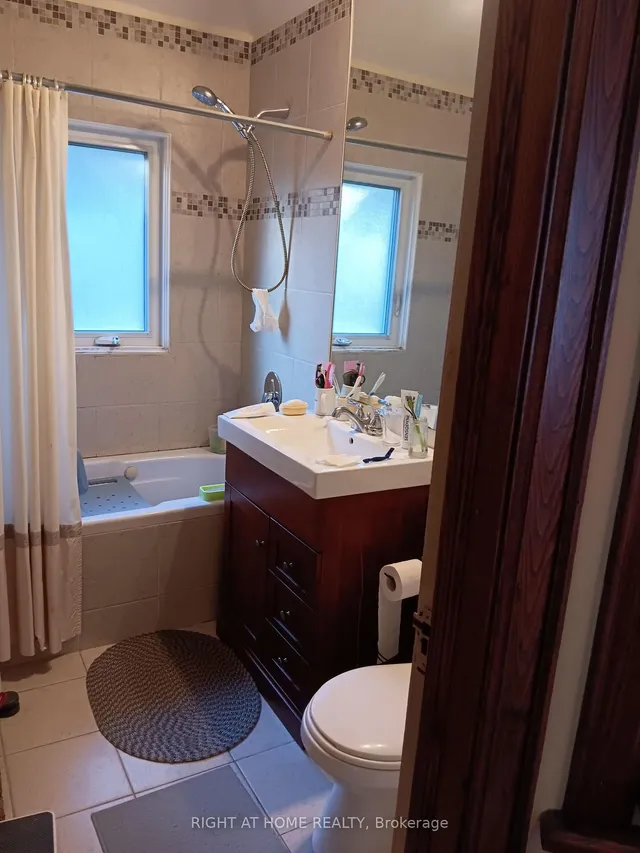 Additional image 7 of 53 Lawrence Ave