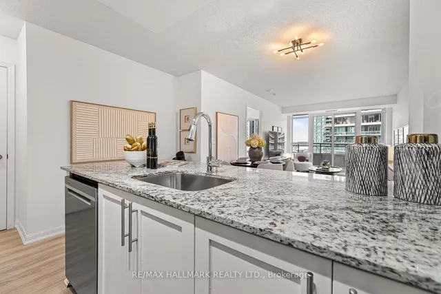 Additional image 4 of 35 Bastion St Unit 1910