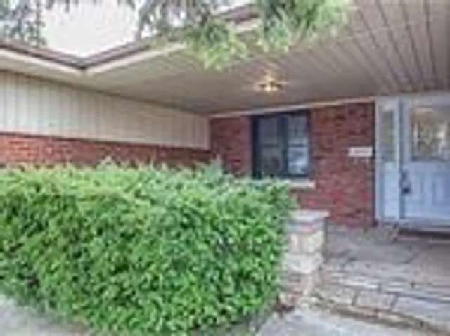 Additional image 3 of 33 Farmcrest Dr